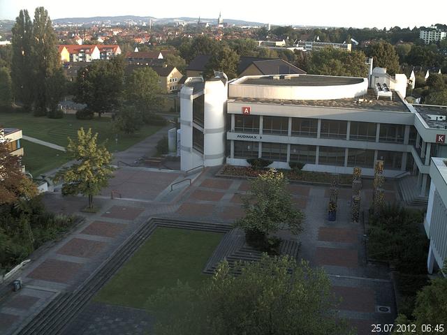 Foto der Webcam: Verwaltungsgeb&auml;ude, Innenhof mit Audimax, H&ouml;rsaal-Geb&auml;ude 1