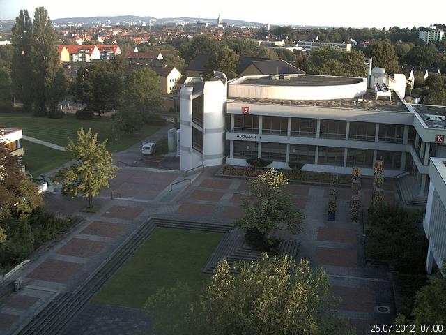 Foto der Webcam: Verwaltungsgeb&auml;ude, Innenhof mit Audimax, H&ouml;rsaal-Geb&auml;ude 1