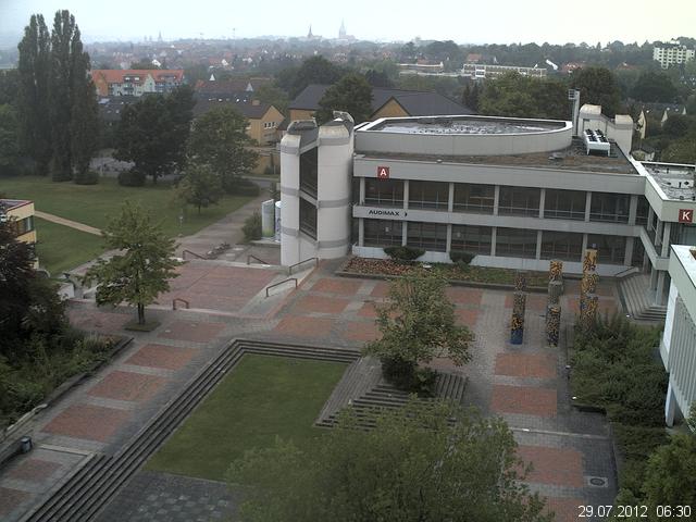 Foto der Webcam: Verwaltungsgeb&auml;ude, Innenhof mit Audimax, H&ouml;rsaal-Geb&auml;ude 1