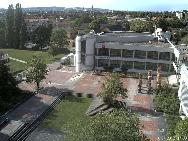 Foto der Webcam: Verwaltungsgeb&auml;ude, Innenhof mit Audimax, H&ouml;rsaal-Geb&auml;ude 1