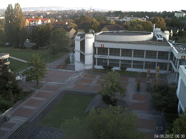 Foto der Webcam: Verwaltungsgeb&auml;ude, Innenhof mit Audimax, H&ouml;rsaal-Geb&auml;ude 1