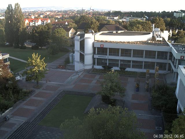 Foto der Webcam: Verwaltungsgeb&auml;ude, Innenhof mit Audimax, H&ouml;rsaal-Geb&auml;ude 1