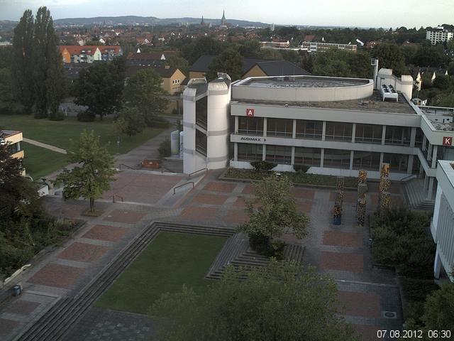 Foto der Webcam: Verwaltungsgeb&auml;ude, Innenhof mit Audimax, H&ouml;rsaal-Geb&auml;ude 1