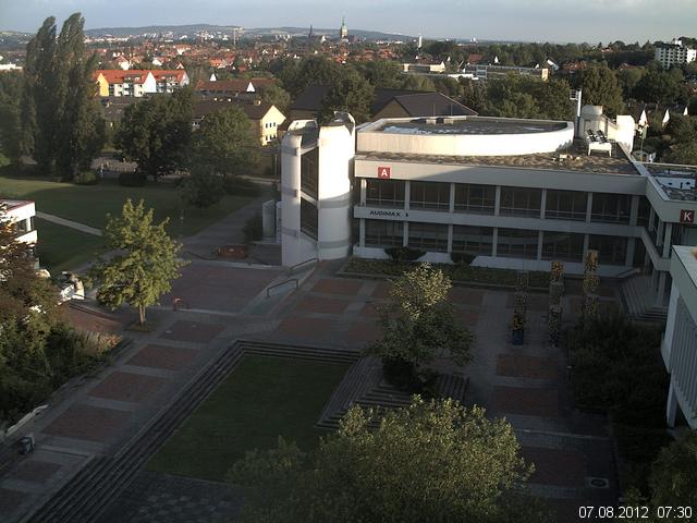 Foto der Webcam: Verwaltungsgeb&auml;ude, Innenhof mit Audimax, H&ouml;rsaal-Geb&auml;ude 1