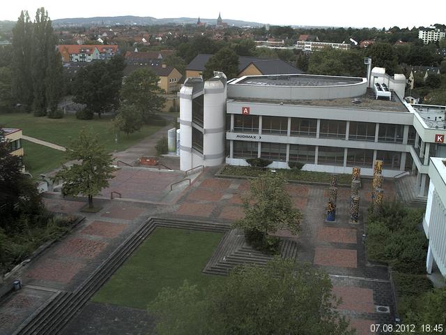 Foto der Webcam: Verwaltungsgeb&auml;ude, Innenhof mit Audimax, H&ouml;rsaal-Geb&auml;ude 1