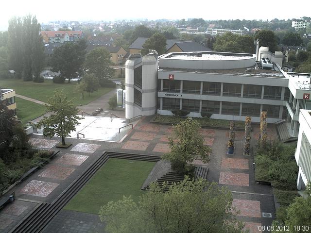 Foto der Webcam: Verwaltungsgeb&auml;ude, Innenhof mit Audimax, H&ouml;rsaal-Geb&auml;ude 1