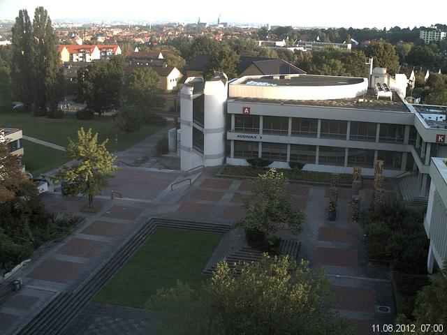 Foto der Webcam: Verwaltungsgeb&auml;ude, Innenhof mit Audimax, H&ouml;rsaal-Geb&auml;ude 1