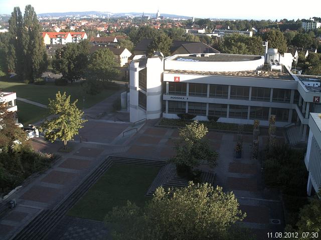 Foto der Webcam: Verwaltungsgeb&auml;ude, Innenhof mit Audimax, H&ouml;rsaal-Geb&auml;ude 1