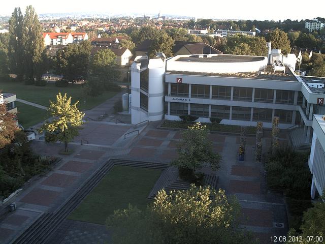 Foto der Webcam: Verwaltungsgeb&auml;ude, Innenhof mit Audimax, H&ouml;rsaal-Geb&auml;ude 1