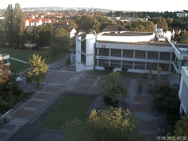Foto der Webcam: Verwaltungsgeb&auml;ude, Innenhof mit Audimax, H&ouml;rsaal-Geb&auml;ude 1
