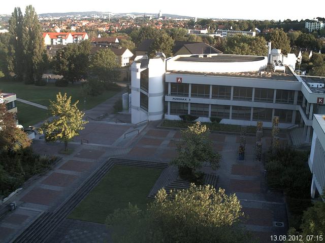 Foto der Webcam: Verwaltungsgeb&auml;ude, Innenhof mit Audimax, H&ouml;rsaal-Geb&auml;ude 1