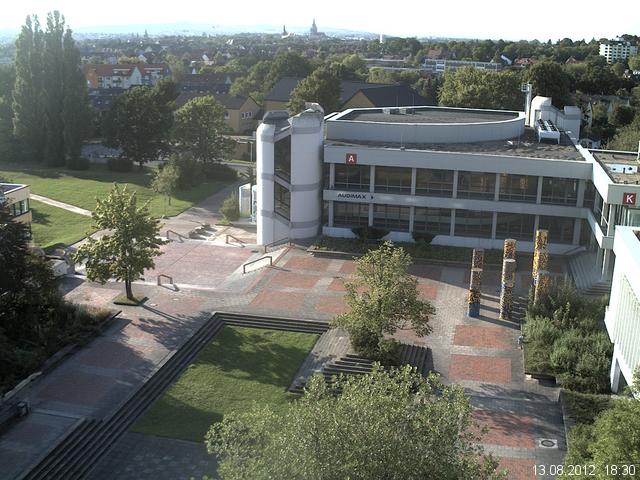 Foto der Webcam: Verwaltungsgeb&auml;ude, Innenhof mit Audimax, H&ouml;rsaal-Geb&auml;ude 1