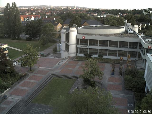 Foto der Webcam: Verwaltungsgeb&auml;ude, Innenhof mit Audimax, H&ouml;rsaal-Geb&auml;ude 1
