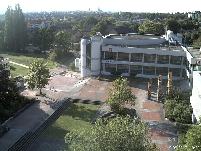 Foto der Webcam: Verwaltungsgeb&auml;ude, Innenhof mit Audimax, H&ouml;rsaal-Geb&auml;ude 1