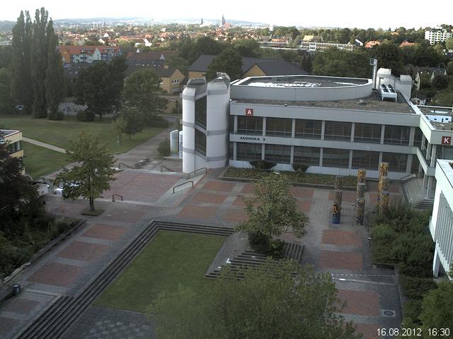 Foto der Webcam: Verwaltungsgeb&auml;ude, Innenhof mit Audimax, H&ouml;rsaal-Geb&auml;ude 1