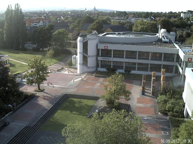 Foto der Webcam: Verwaltungsgeb&auml;ude, Innenhof mit Audimax, H&ouml;rsaal-Geb&auml;ude 1