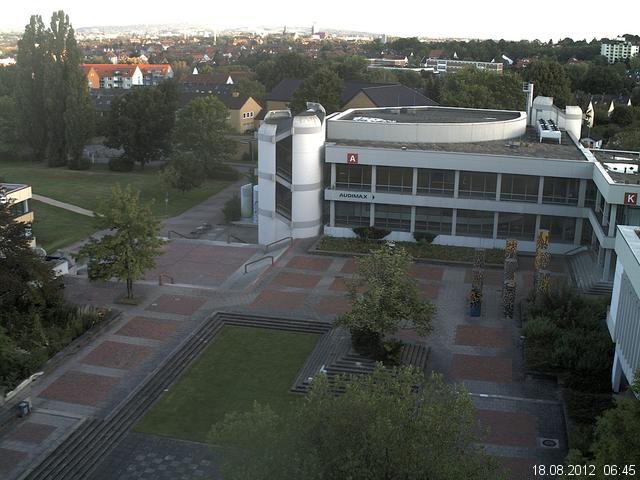 Foto der Webcam: Verwaltungsgeb&auml;ude, Innenhof mit Audimax, H&ouml;rsaal-Geb&auml;ude 1