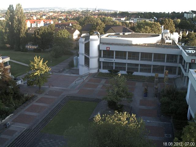 Foto der Webcam: Verwaltungsgeb&auml;ude, Innenhof mit Audimax, H&ouml;rsaal-Geb&auml;ude 1