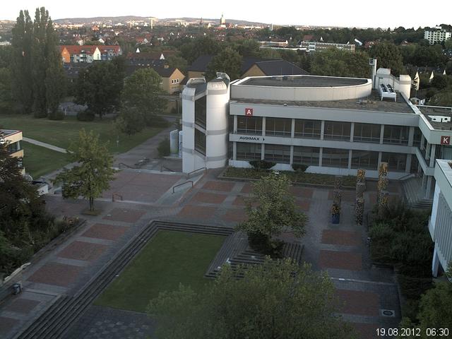 Foto der Webcam: Verwaltungsgeb&auml;ude, Innenhof mit Audimax, H&ouml;rsaal-Geb&auml;ude 1