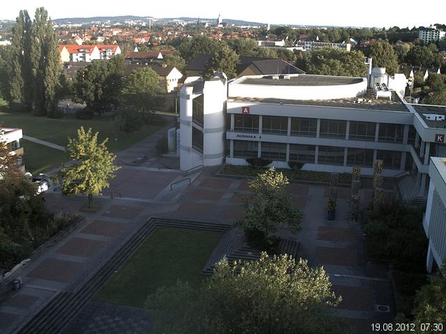 Foto der Webcam: Verwaltungsgeb&auml;ude, Innenhof mit Audimax, H&ouml;rsaal-Geb&auml;ude 1