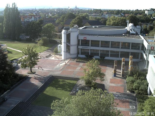Foto der Webcam: Verwaltungsgeb&auml;ude, Innenhof mit Audimax, H&ouml;rsaal-Geb&auml;ude 1