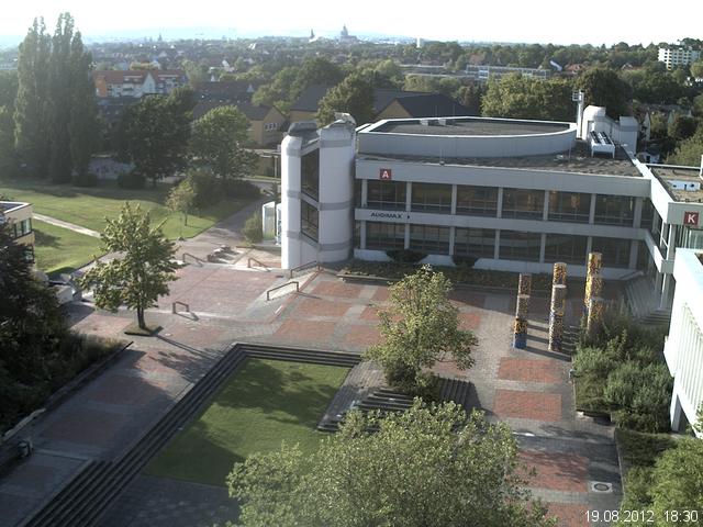 Foto der Webcam: Verwaltungsgeb&auml;ude, Innenhof mit Audimax, H&ouml;rsaal-Geb&auml;ude 1