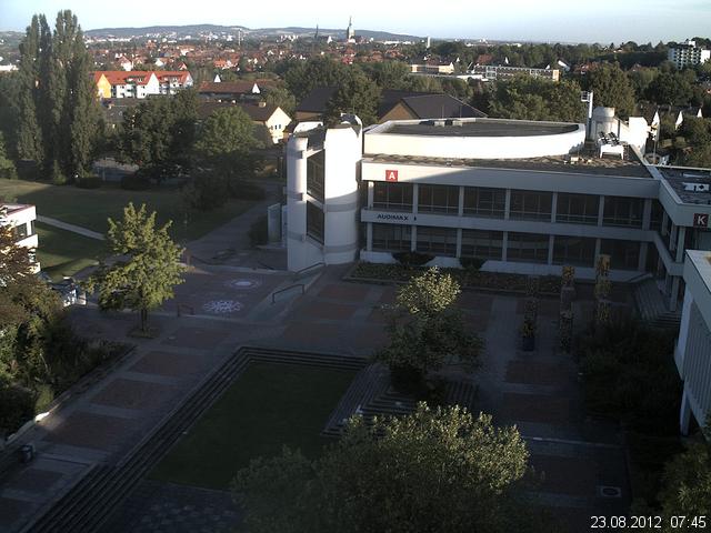 Foto der Webcam: Verwaltungsgeb&auml;ude, Innenhof mit Audimax, H&ouml;rsaal-Geb&auml;ude 1