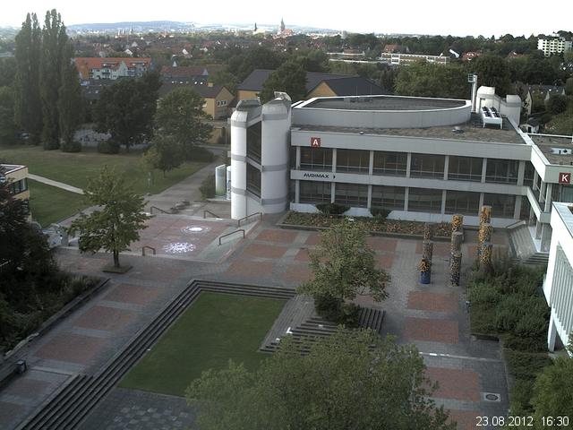 Foto der Webcam: Verwaltungsgeb&auml;ude, Innenhof mit Audimax, H&ouml;rsaal-Geb&auml;ude 1