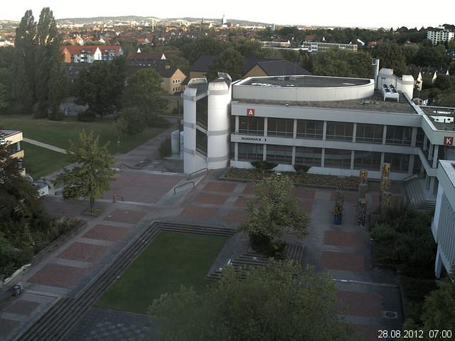 Foto der Webcam: Verwaltungsgeb&auml;ude, Innenhof mit Audimax, H&ouml;rsaal-Geb&auml;ude 1