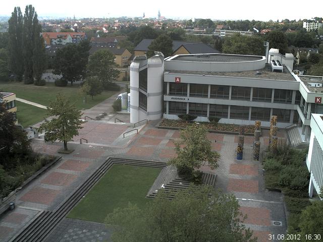 Foto der Webcam: Verwaltungsgeb&auml;ude, Innenhof mit Audimax, H&ouml;rsaal-Geb&auml;ude 1