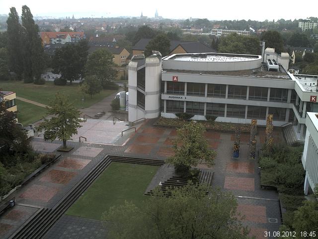 Foto der Webcam: Verwaltungsgeb&auml;ude, Innenhof mit Audimax, H&ouml;rsaal-Geb&auml;ude 1