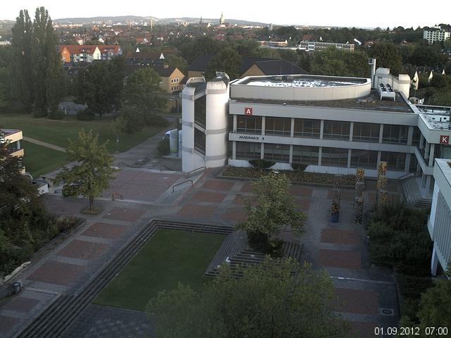 Foto der Webcam: Verwaltungsgeb&auml;ude, Innenhof mit Audimax, H&ouml;rsaal-Geb&auml;ude 1