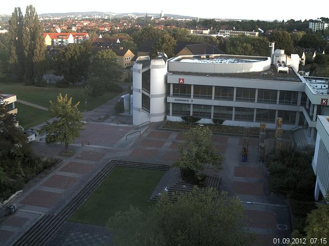 Foto der Webcam: Verwaltungsgeb&auml;ude, Innenhof mit Audimax, H&ouml;rsaal-Geb&auml;ude 1