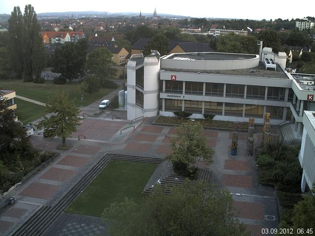 Foto der Webcam: Verwaltungsgeb&auml;ude, Innenhof mit Audimax, H&ouml;rsaal-Geb&auml;ude 1