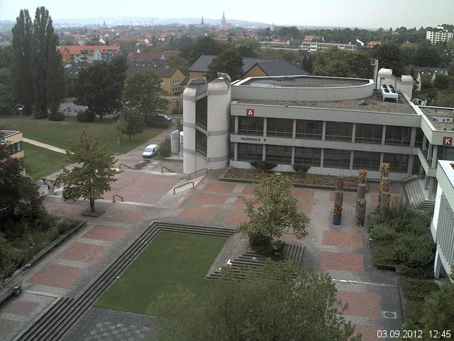 Foto der Webcam: Verwaltungsgeb&auml;ude, Innenhof mit Audimax, H&ouml;rsaal-Geb&auml;ude 1
