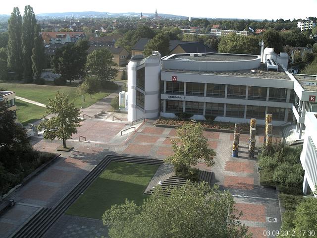Foto der Webcam: Verwaltungsgeb&auml;ude, Innenhof mit Audimax, H&ouml;rsaal-Geb&auml;ude 1