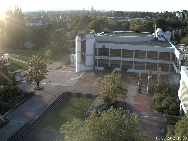 Foto der Webcam: Verwaltungsgeb&auml;ude, Innenhof mit Audimax, H&ouml;rsaal-Geb&auml;ude 1