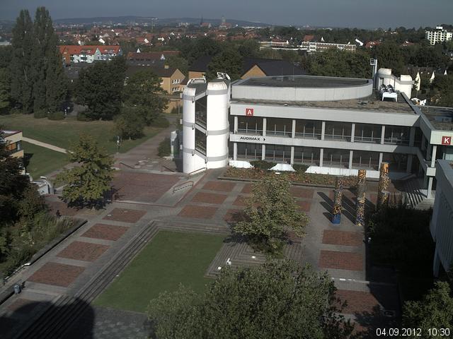 Foto der Webcam: Verwaltungsgeb&auml;ude, Innenhof mit Audimax, H&ouml;rsaal-Geb&auml;ude 1
