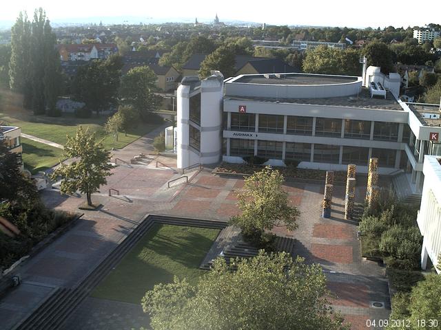 Foto der Webcam: Verwaltungsgeb&auml;ude, Innenhof mit Audimax, H&ouml;rsaal-Geb&auml;ude 1