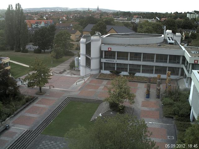 Foto der Webcam: Verwaltungsgeb&auml;ude, Innenhof mit Audimax, H&ouml;rsaal-Geb&auml;ude 1