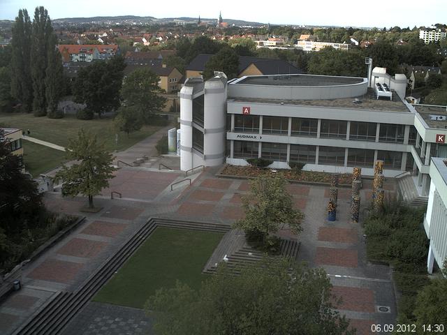 Foto der Webcam: Verwaltungsgeb&auml;ude, Innenhof mit Audimax, H&ouml;rsaal-Geb&auml;ude 1