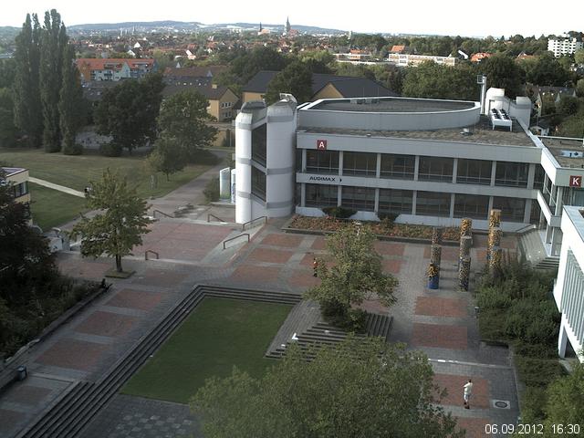 Foto der Webcam: Verwaltungsgeb&auml;ude, Innenhof mit Audimax, H&ouml;rsaal-Geb&auml;ude 1
