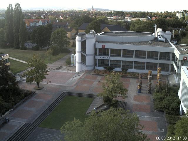 Foto der Webcam: Verwaltungsgeb&auml;ude, Innenhof mit Audimax, H&ouml;rsaal-Geb&auml;ude 1