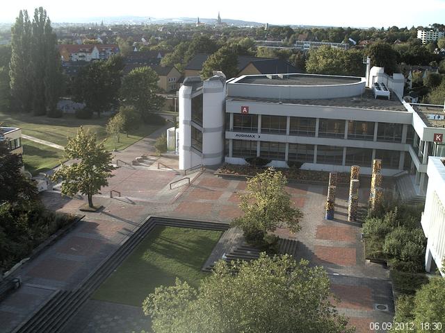 Foto der Webcam: Verwaltungsgeb&auml;ude, Innenhof mit Audimax, H&ouml;rsaal-Geb&auml;ude 1