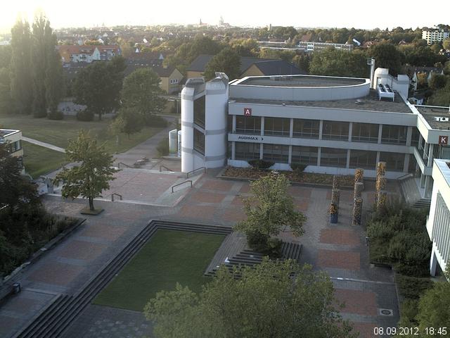 Foto der Webcam: Verwaltungsgeb&auml;ude, Innenhof mit Audimax, H&ouml;rsaal-Geb&auml;ude 1