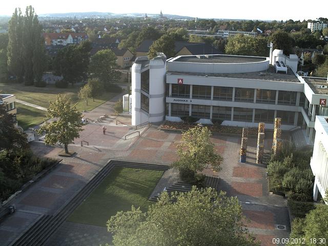 Foto der Webcam: Verwaltungsgeb&auml;ude, Innenhof mit Audimax, H&ouml;rsaal-Geb&auml;ude 1