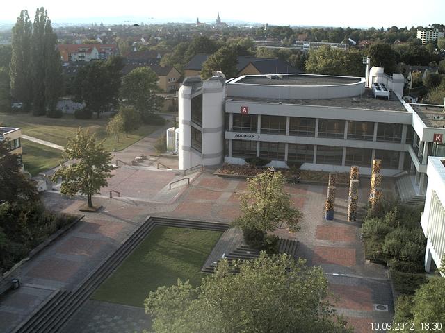 Foto der Webcam: Verwaltungsgeb&auml;ude, Innenhof mit Audimax, H&ouml;rsaal-Geb&auml;ude 1