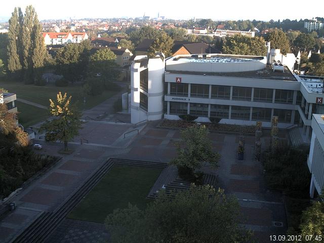 Foto der Webcam: Verwaltungsgeb&auml;ude, Innenhof mit Audimax, H&ouml;rsaal-Geb&auml;ude 1