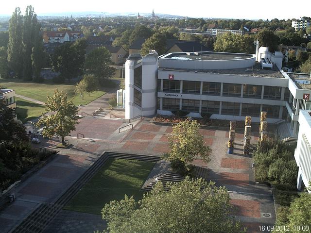 Foto der Webcam: Verwaltungsgeb&auml;ude, Innenhof mit Audimax, H&ouml;rsaal-Geb&auml;ude 1