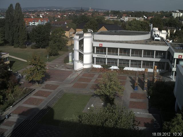 Foto der Webcam: Verwaltungsgeb&auml;ude, Innenhof mit Audimax, H&ouml;rsaal-Geb&auml;ude 1